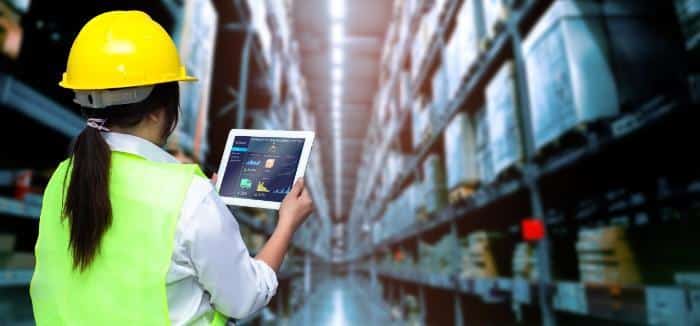 How To Manage Warehouse Workplaces Safely by 1stReporting.com.