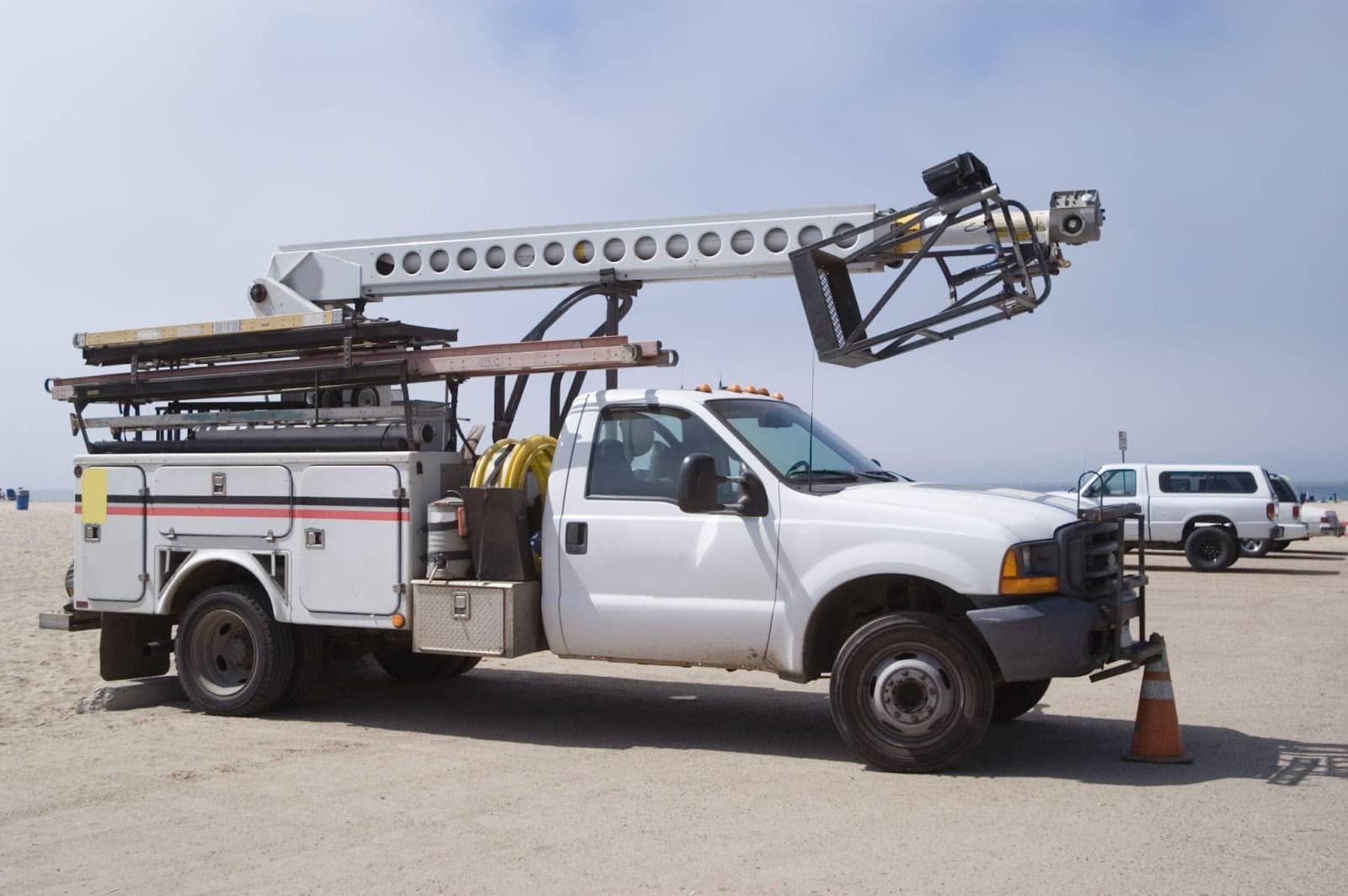 A Boom Truck Inspection Checklist For Service Teams by 1stReporting.com.