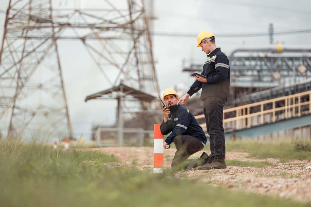 A utility crew uses mobile reporting best practices to document an incident. Learn more at 1stReporting.com.